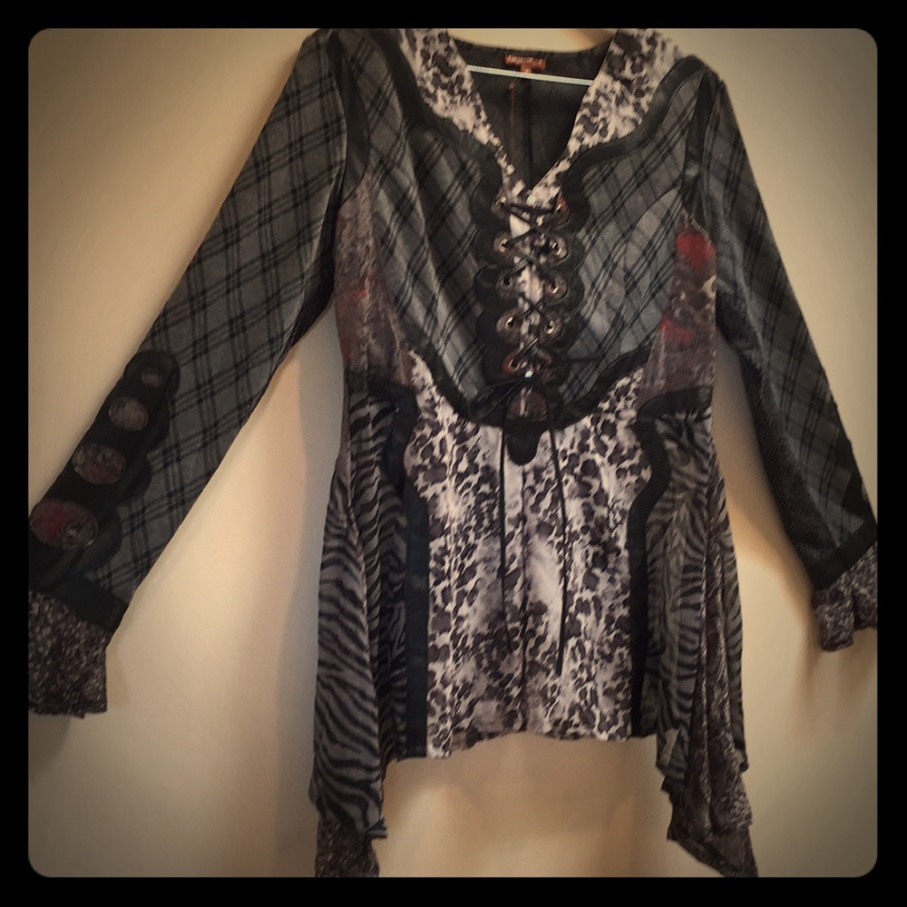 Ika Butoni handcrafted tunic